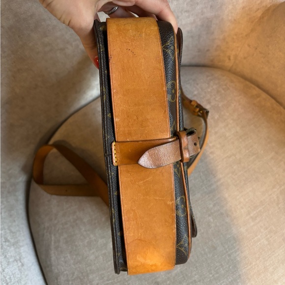 Authentic Louis Vuitton cartouchiere GM monogram crossbody - Picture 8 of 12